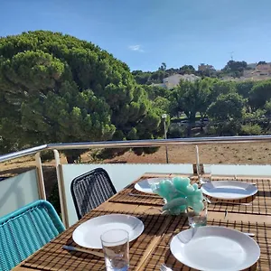 https://encantdor-apt-familiar-4-px-con-terraza-y-parking-en-llanca.catalonia-hotels.com